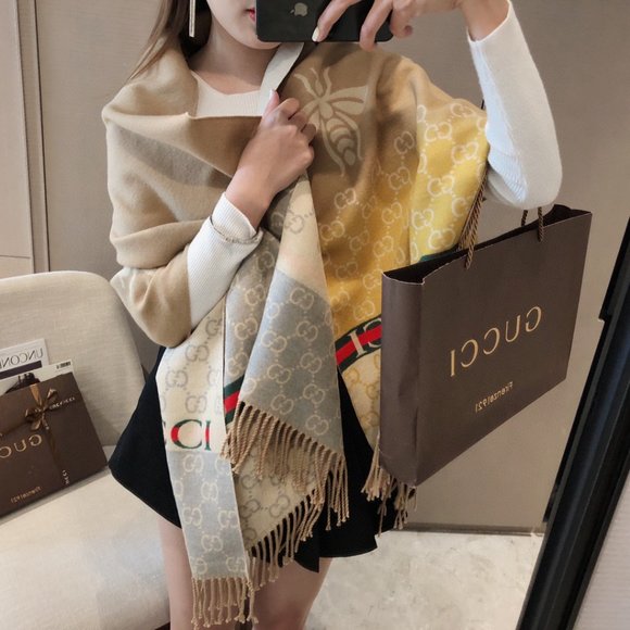 💎✨AUTHENTIC✨💎Gucci scarf - Picture 3 of 3